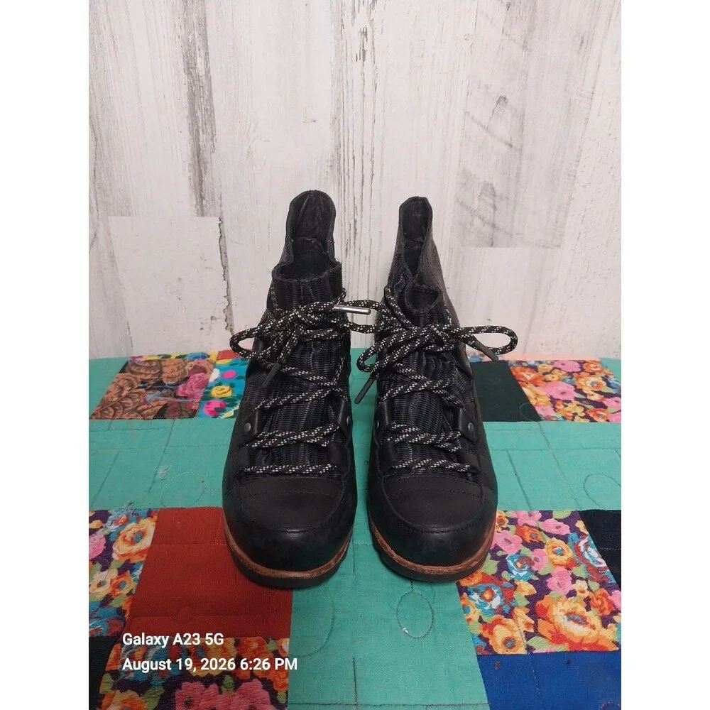 SOREL Sandy NL2628 Black Leather & Nylon Hidden Wedge Lace-Up Ankle Boots Size 6